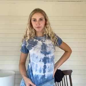 Women’s tie dye t-shirt. Size small.